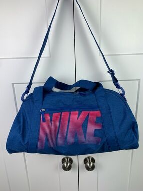 Nike Gym Club Duffle Bag Blue Pink Medium Overnight Sport
